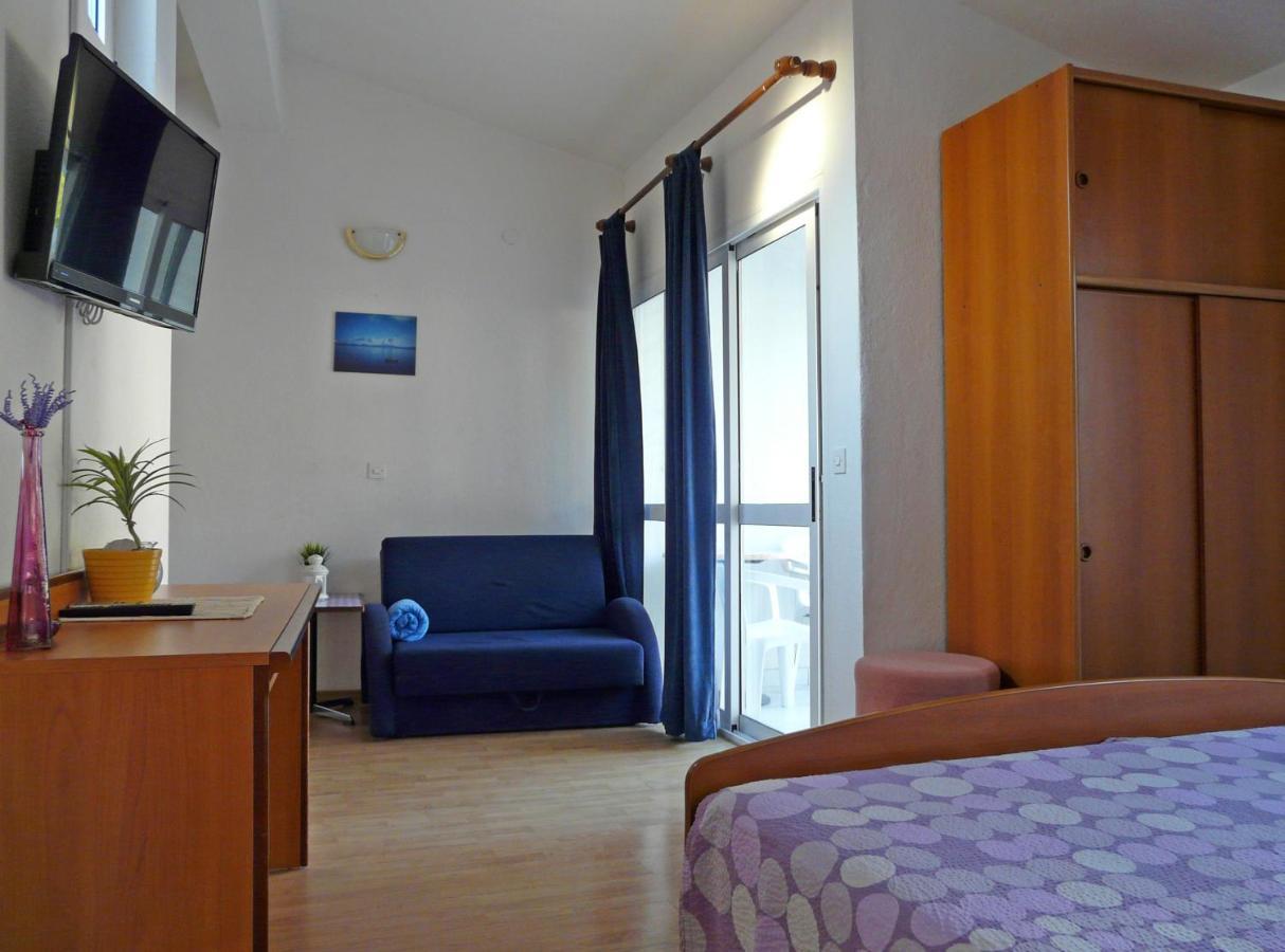 Apartments By The Sea Drvenik Donja Vala, Makarska - 6756 Экстерьер фото