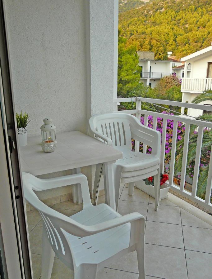 Apartments By The Sea Drvenik Donja Vala, Makarska - 6756 Экстерьер фото